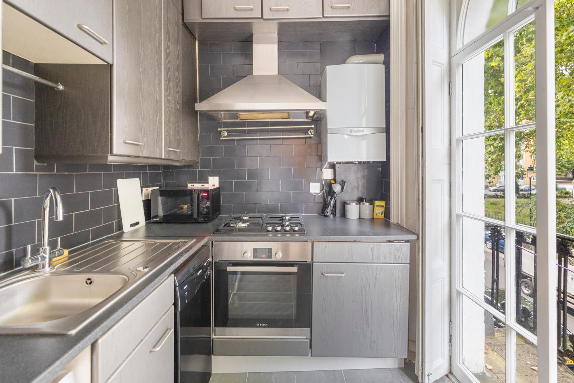شقة Regent'S Square Charming Flat لندن المظهر الخارجي الصورة