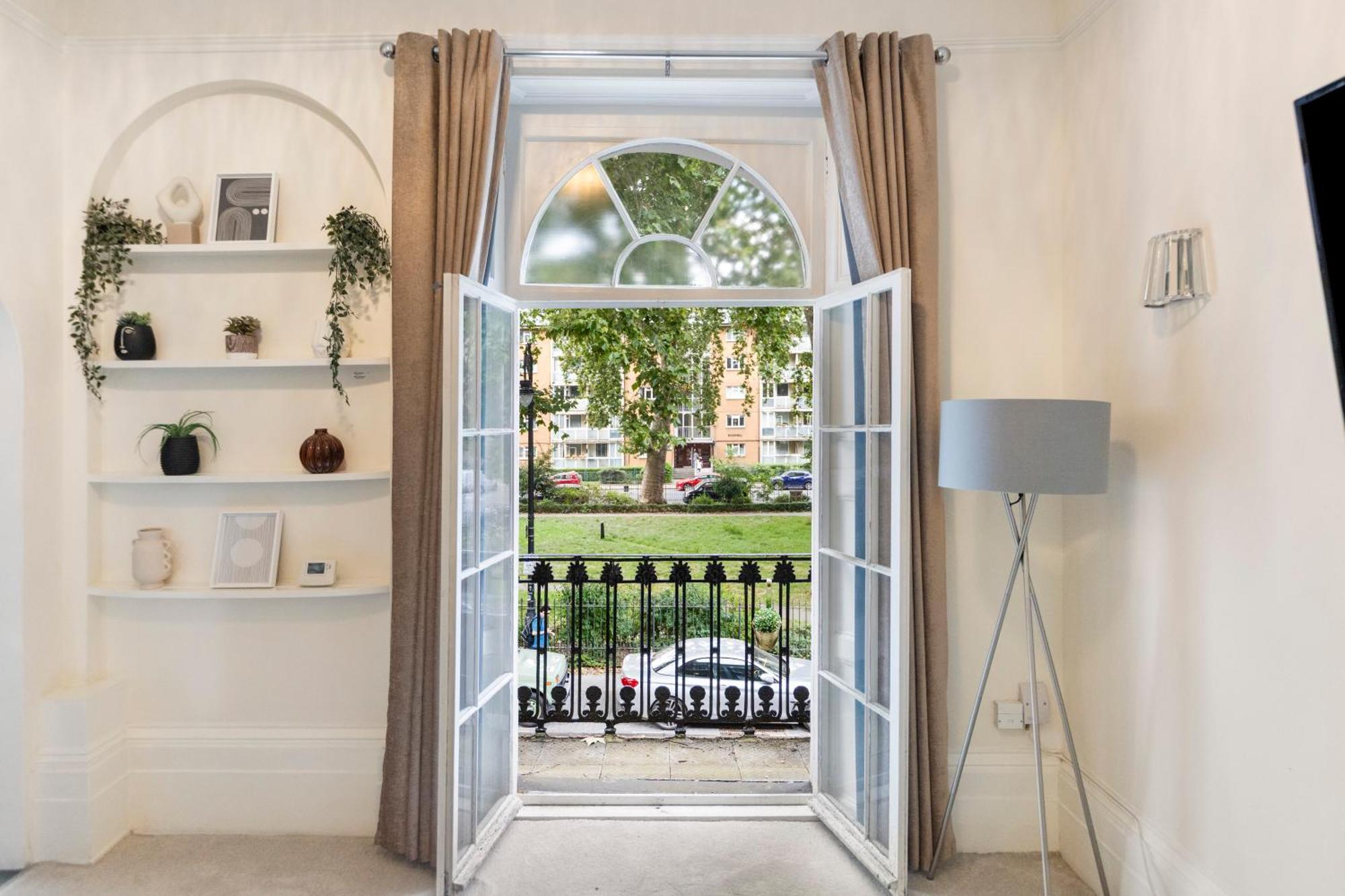 شقة Regent'S Square Charming Flat لندن المظهر الخارجي الصورة
